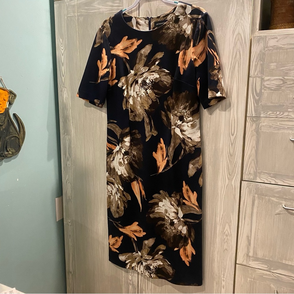 Women’s Liz Claiborne Size 14 Shift dress. Black with flowers